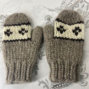 Vintage Cowichan Virgin
Wool Mittens